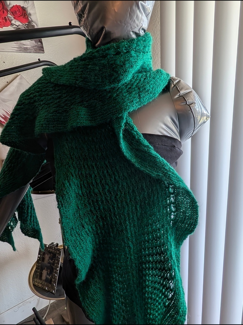 Emerald Green Open Knit Ruffled Shawl - Picture 6 of 7